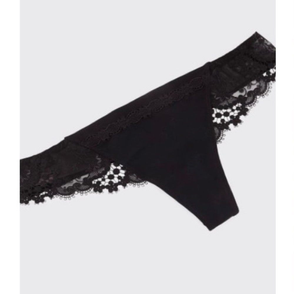 NEVER WORN! Simone Perele Wish Lace Thong (Black)(L)